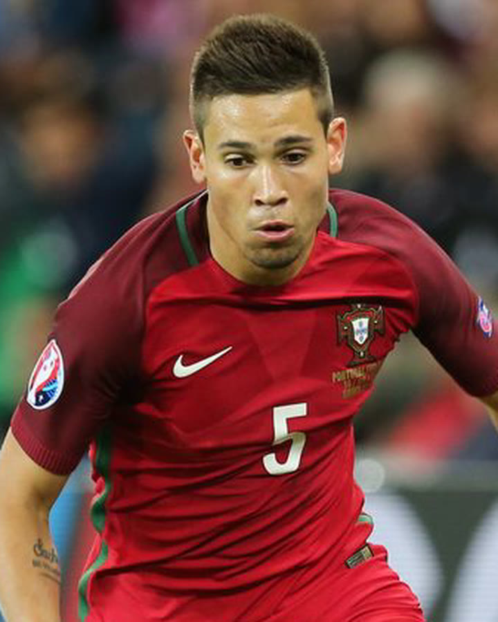 Raphaël Guerreiro, né au Blanc-Mesnil, avec le Portugal